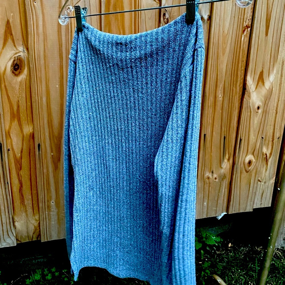 Classic Aritzia turtleneck, very cosy layering piece ☕️